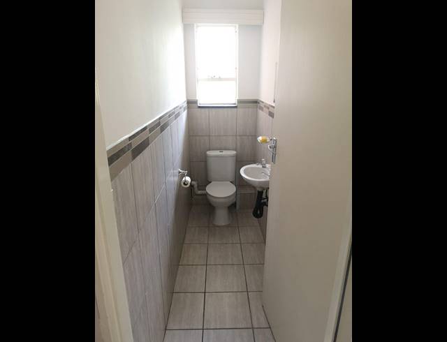 3 BEDROOM APARTMENT RENTED IN CLARENDON